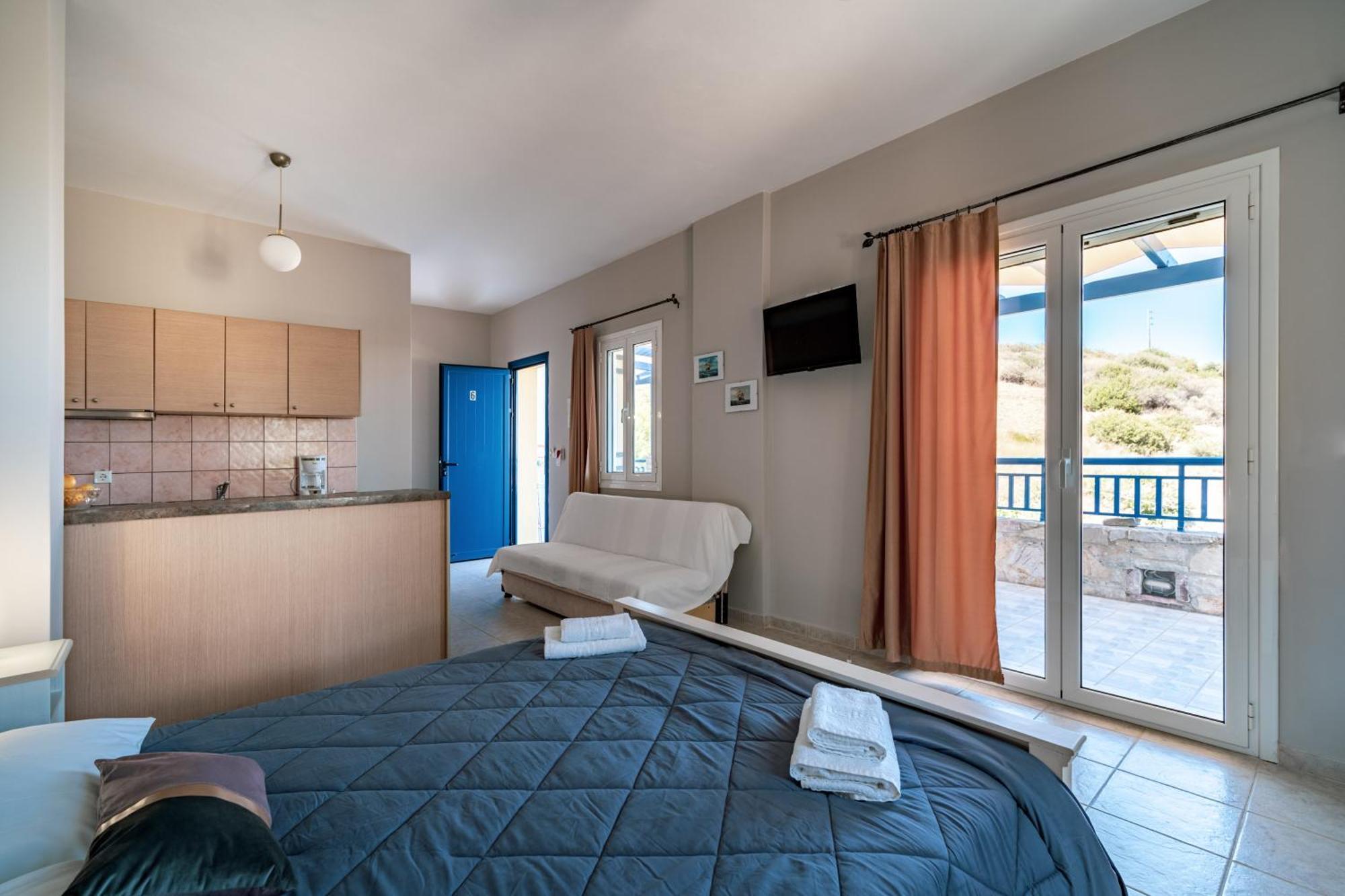 Philyra Appartments Agia Pelagia  Room photo
